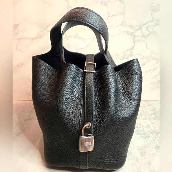 Hermes Handbags - 🚫 SOLD 🚫 Hermès Picotin Lock 18 Black Clemence